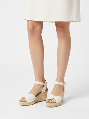 Tom's Wedges